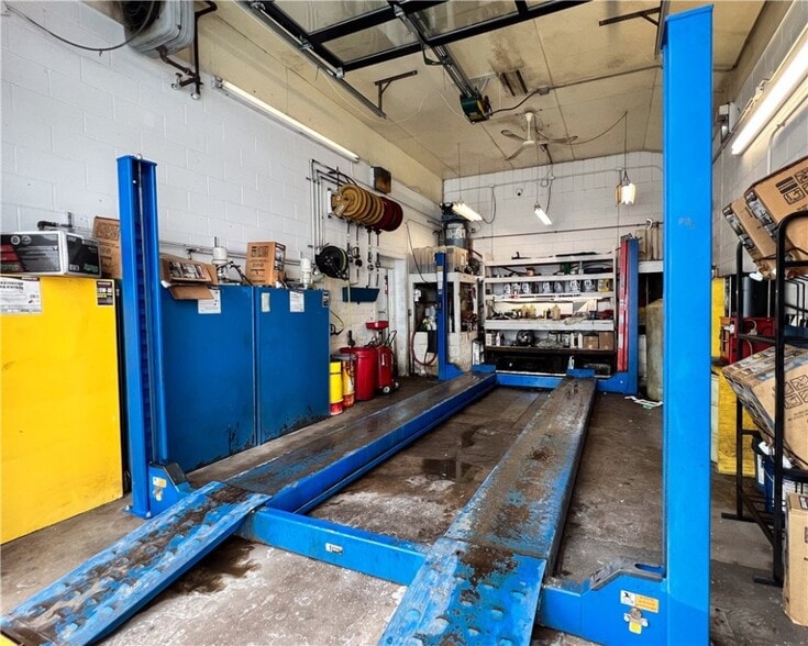 More Photos Of 701 S River St, Spooner Carwash For Sale