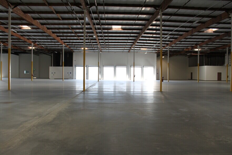 More Photos Of 2100 E 49th St, Vernon Warehouse For Lease
