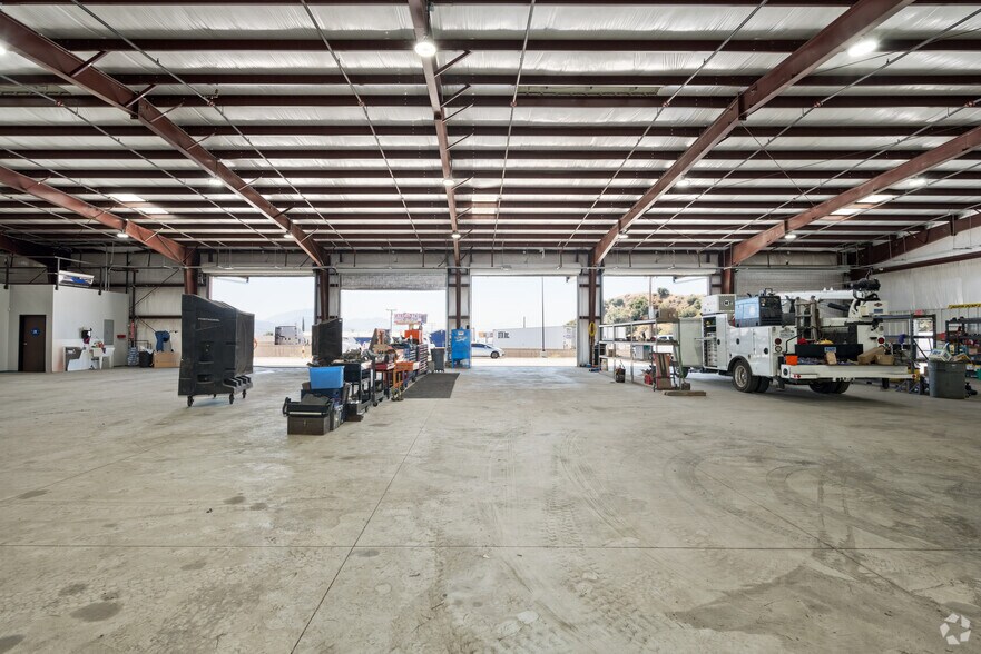 More Photos Of 20075 Kendall Dr, San Bernardino Warehouse For Sale