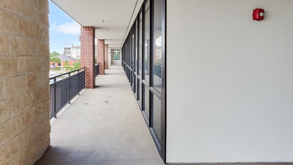 More Photos Of 2941 Broadway Bend Dr, Pearland Office For Lease