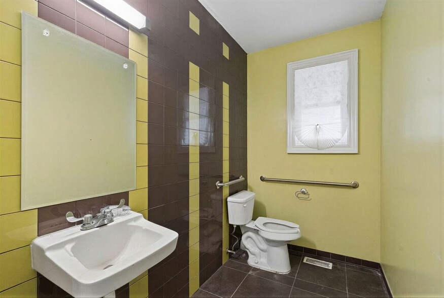 More Photos Of 1640 Piedmont Ave NE, Atlanta Office For Sale