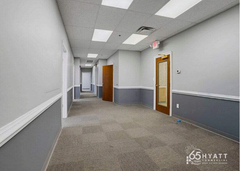 More Photos Of 23076 Three Notch Rd, California Office For Lease