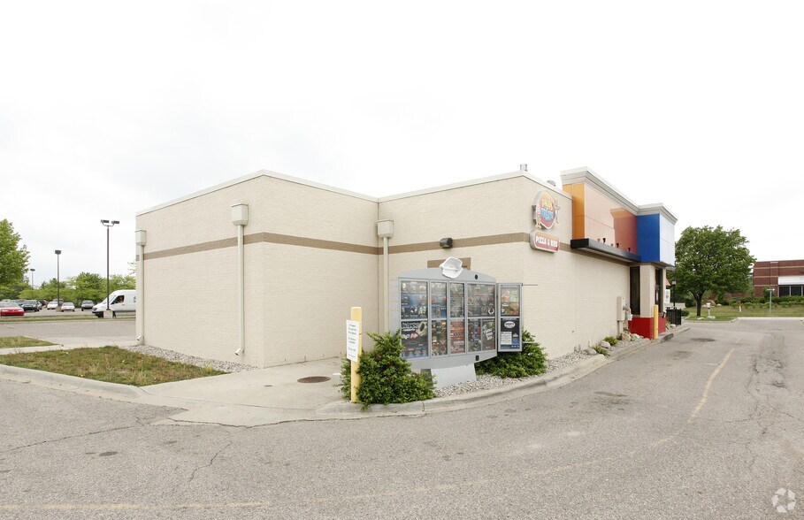 More Photos Of 15155 Silver Pky, Fenton Fast Food For Sale