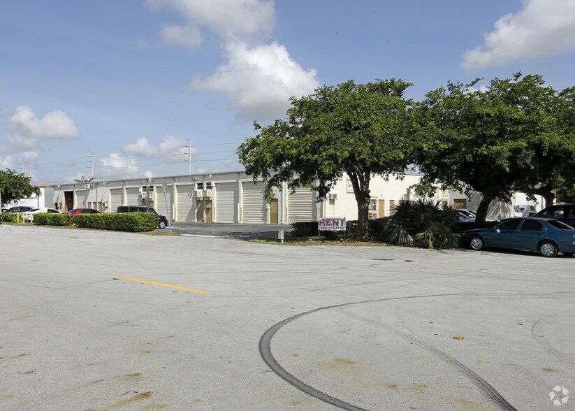 More Photos Of 18792-18798 SW 108th Ave, Miami Warehouse For Lease