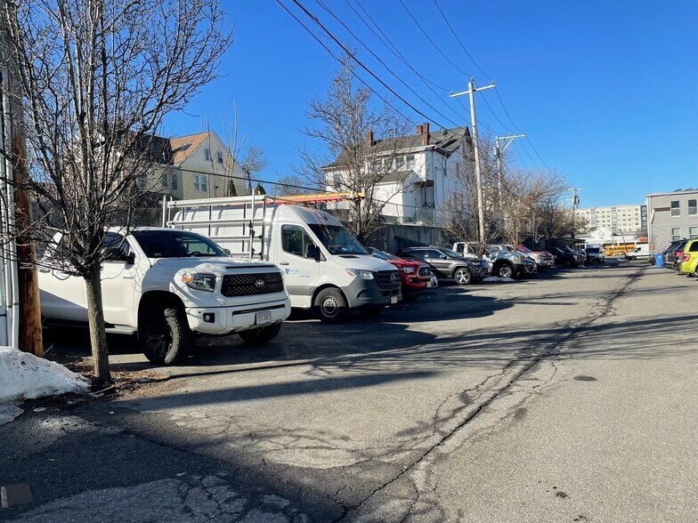 More Photos Of 28 Summer Ave, Waltham Flex For Sale