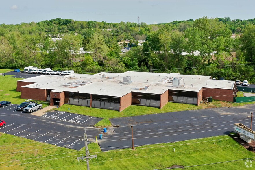 More Photos Of 13975 Manchester Rd, Manchester Medical For Lease