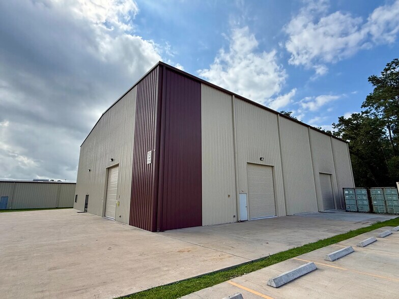 More Photos Of 21219 Blair Rd, Conroe Industrial For Sale