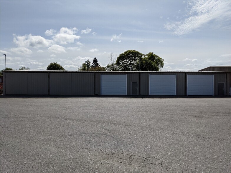 More Photos Of 990 Bethel Dr, Eugene Unknown For Lease