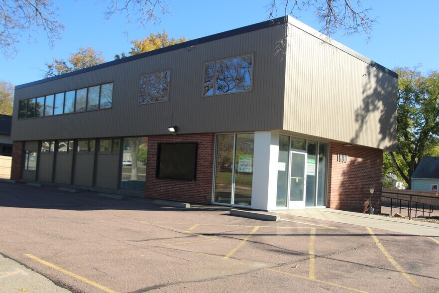 More Photos Of 1800 S Summit Ave, Sioux Falls Office For Lease