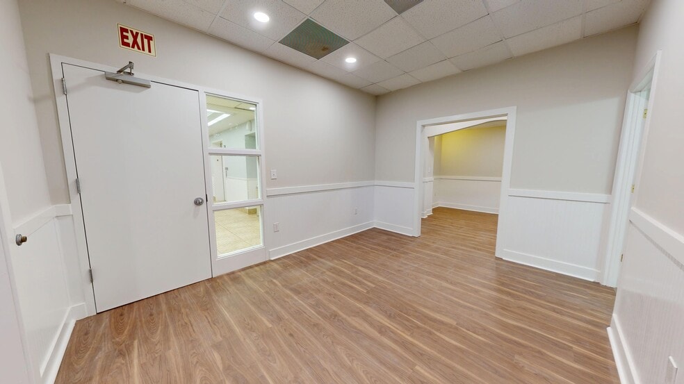 More Photos Of 130 N Gross Rd, Kingsland Medical For Sale