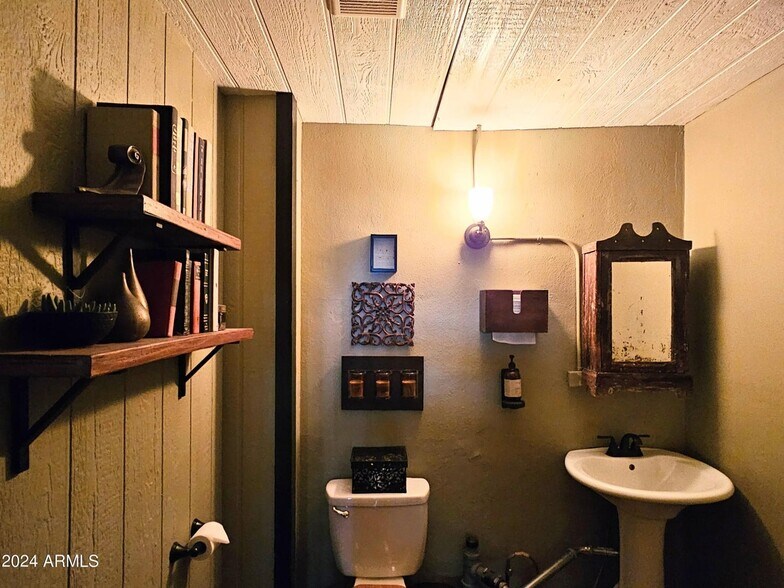 More Photos Of 31 Subway St, Bisbee Storefront Retail Office For Sale