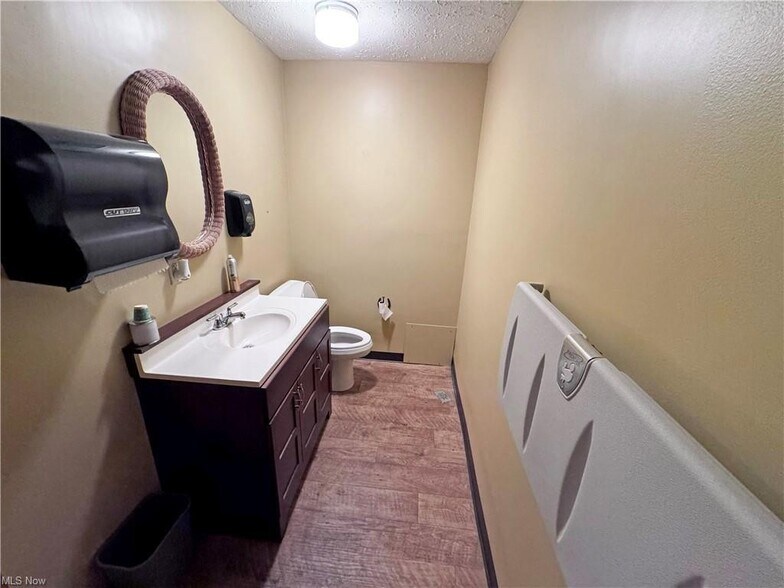 More Photos Of 1680 Cooper Foster Park Rd, Lorain Coworking Space