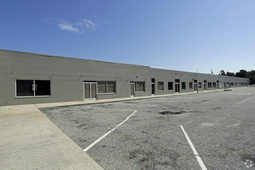 More Photos Of 5101-5197 Bragg Blvd, Fayetteville General Retail For Lease
