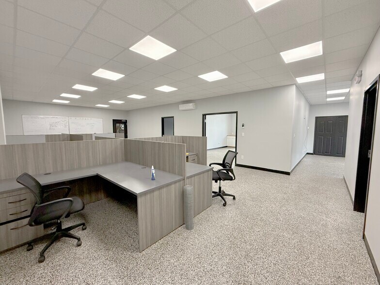 More Photos Of 423 Westover Dr, Columbia Industrial For Lease