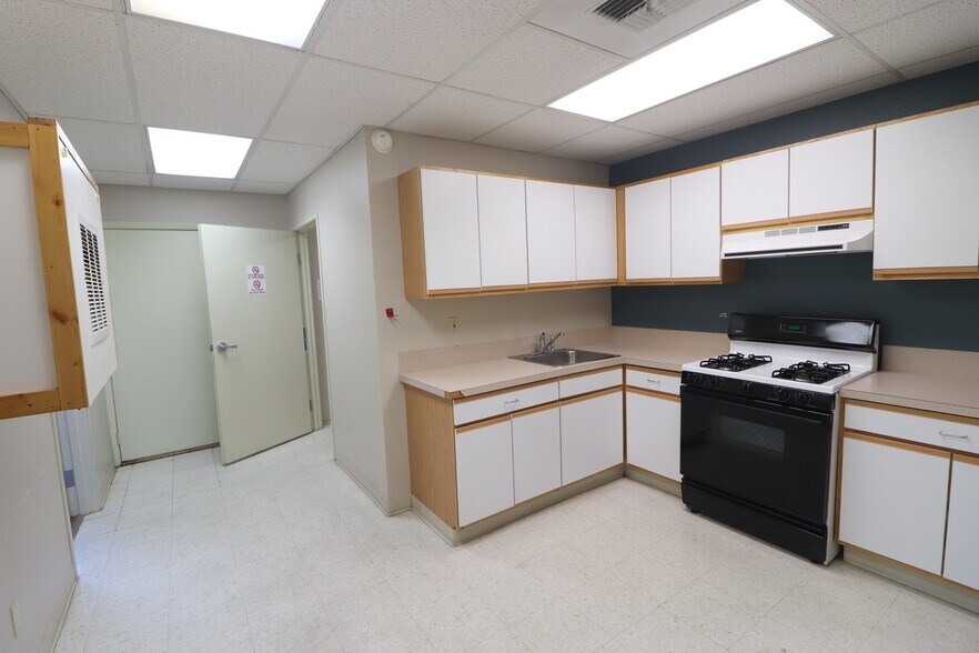 More Photos Of 39141 Pocahontas, Baker City Medical For Sale