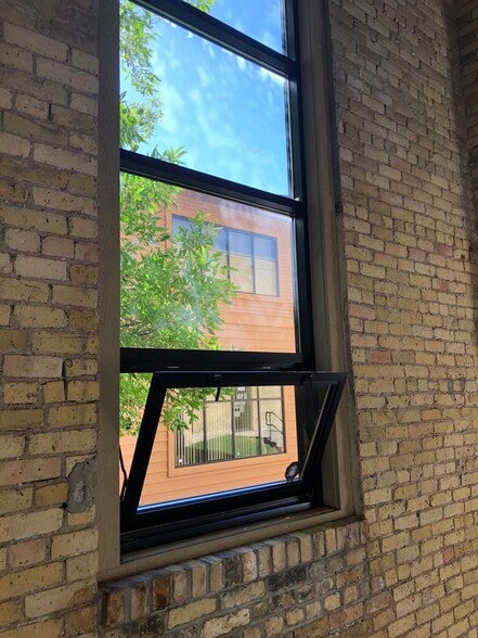 More Photos Of 2324 University Ave W, Saint Paul Loft Creative Space For Lease