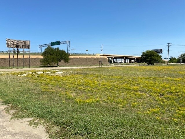 More Photos Of 428 NE Wilshire Blvd, Burleson Land For Sale