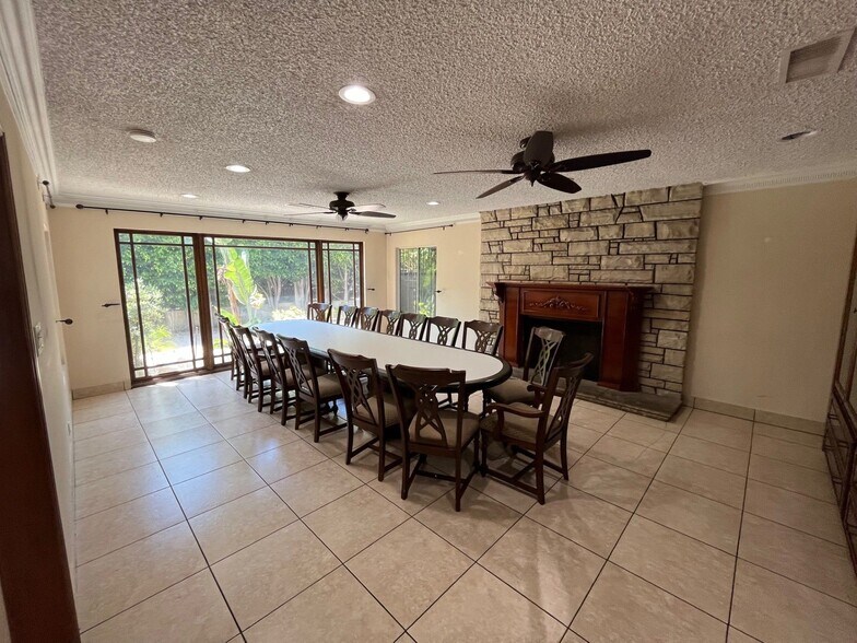 More Photos Of 8927 Sawyer St, Los Angeles Specialty For Sale