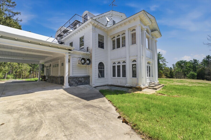 More Photos Of 2255 Ballston Ave, Saratoga Springs Restaurant For Sale