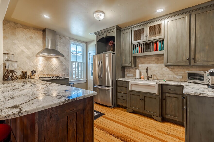 More Photos Of 514 W Austin St, Fredericksburg Specialty For Sale