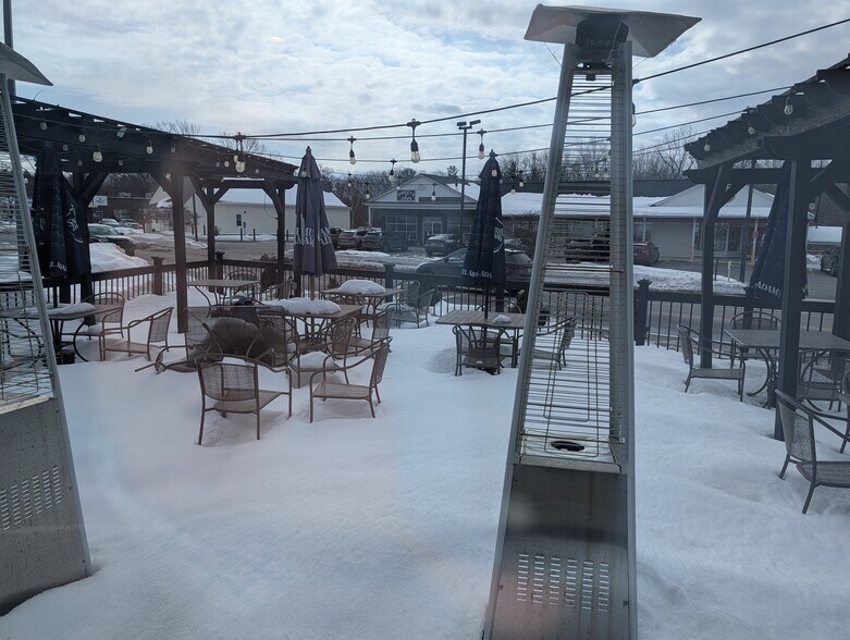 More Photos Of 1062 Main St, Holden Restaurant For Sale