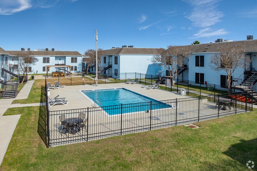 More Photos Of 1404 Moore Ave, Portland Apartments For Sale