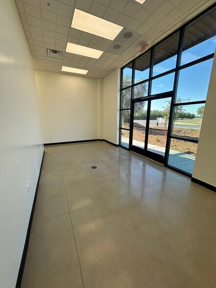More Photos Of 31242 DenBeste Court, Shafter Warehouse For Lease