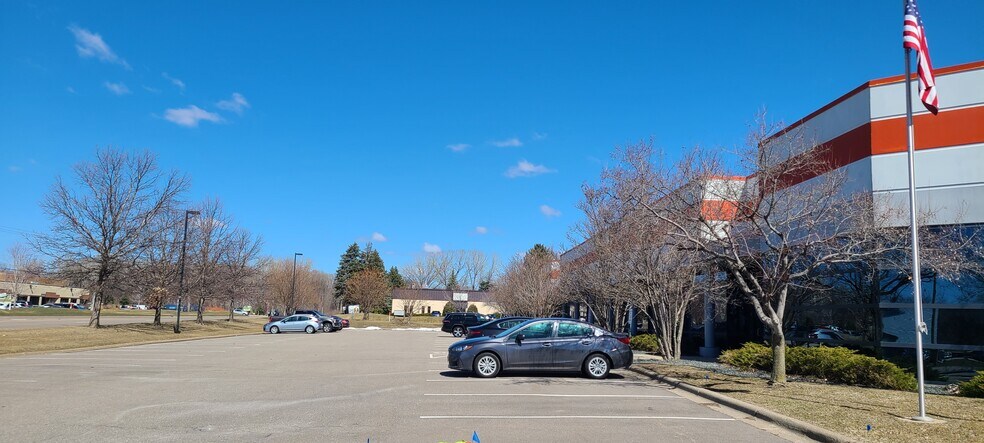 More Photos Of 2400 Pilot Knob Rd, Mendota Heights Light Manufacturing For Lease