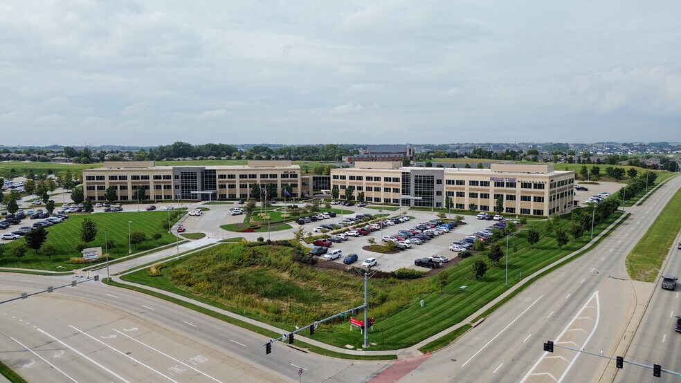 More Photos Of 18020 Burt St, Elkhorn Office For Lease