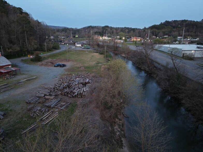 More Photos Of 400 River St, Ellijay Manufacturing For Sale