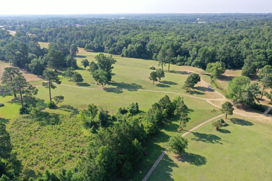 More Photos Of 2130 Country Club Rd, Palestine Golf Course Driving Range For Sale