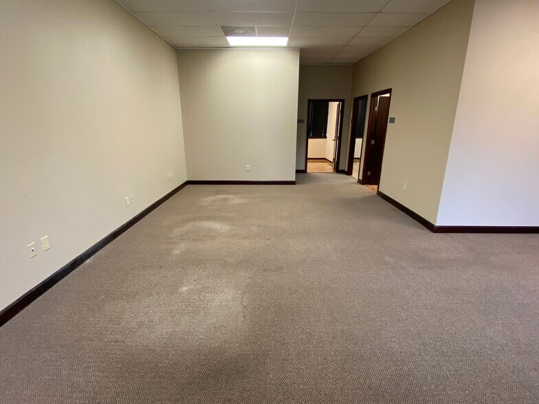 More Photos Of 1040 Wildewood Centre Dr, Columbia Office For Lease