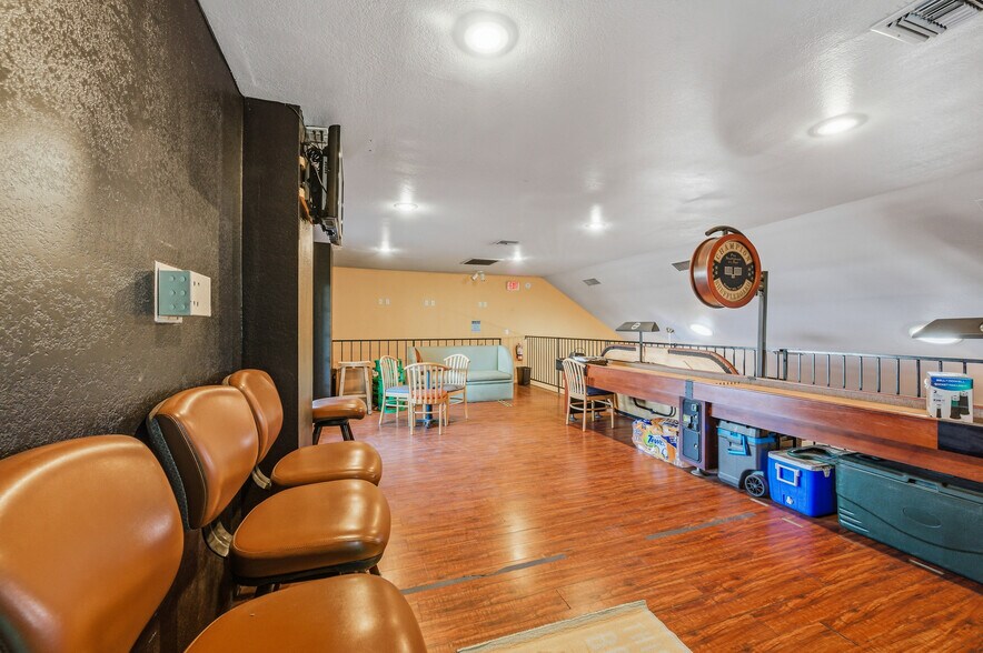 More Photos Of 877 Hancock Rd, Bullhead City Bar For Sale