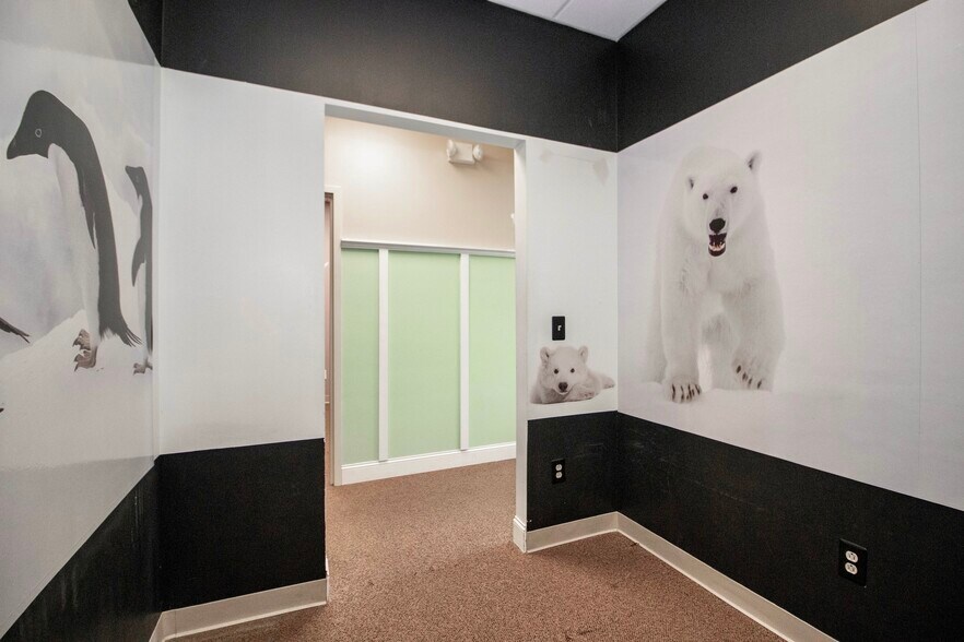 More Photos Of 285 N Main St, Troutman General Retail For Lease