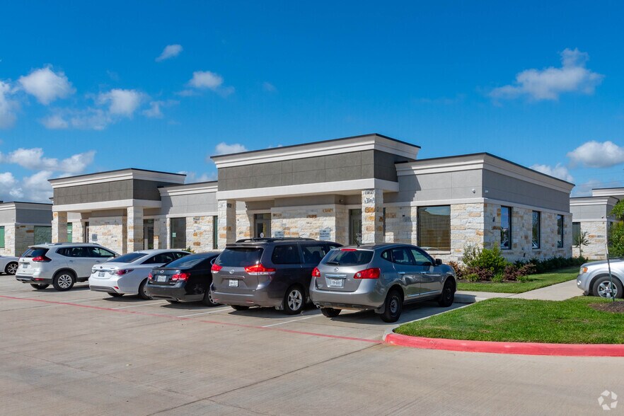 More Photos Of 3129 Kingsley Dr, Pearland Medical For Lease