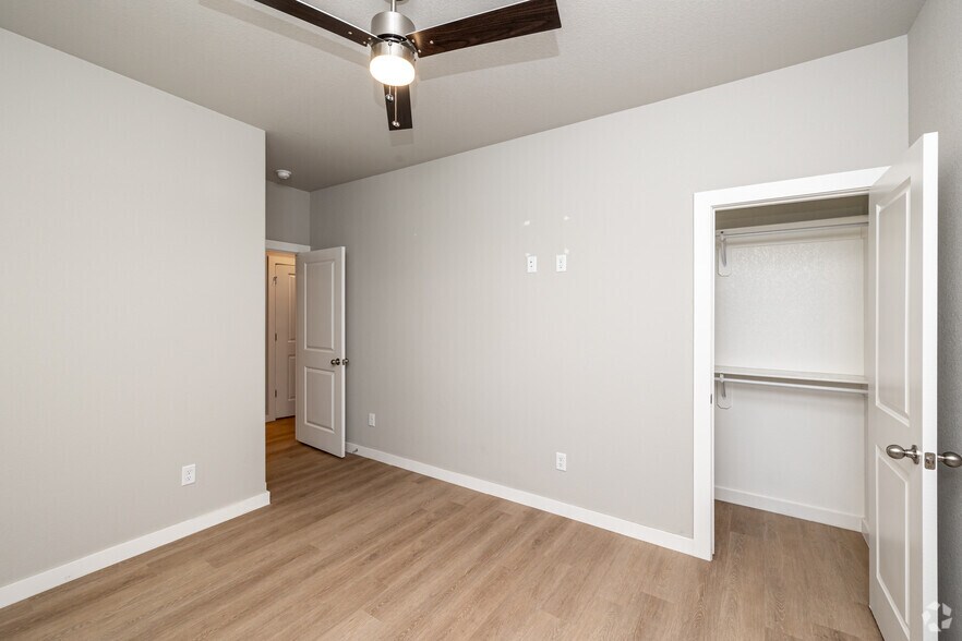 More Photos Of 275 N Hunter St, Farmington Apartments For Sale