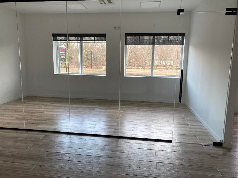 More Photos Of 113-115 S Main St, Beacon Falls Freestanding For Lease