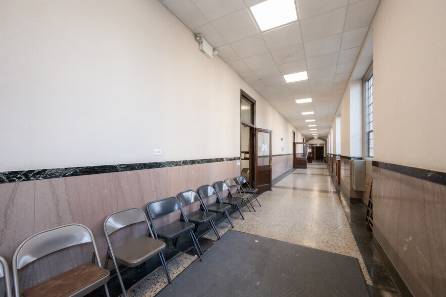 More Photos Of 200 S Oak Park Ave, Oak Park Schools For Sale