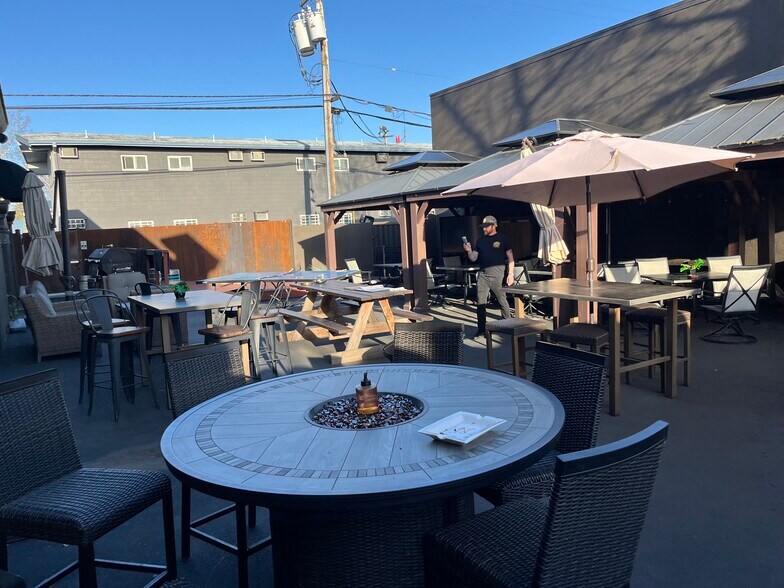 More Photos Of 1201 Market St, Redding Restaurant For Lease