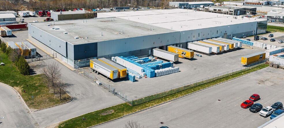 More Photos Of 40 Ch Du Tremblay, Boucherville Warehouse For Lease