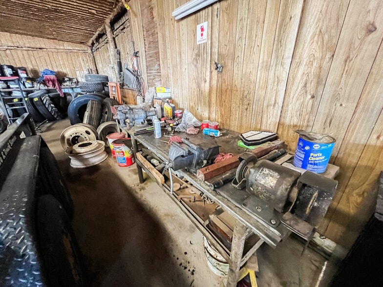 More Photos Of 1106 W Main St, Olney Auto Repair For Sale
