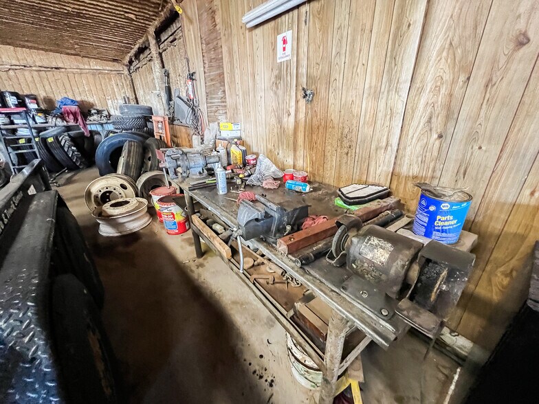 More Photos Of 1106 W Main St, Olney Freestanding For Sale