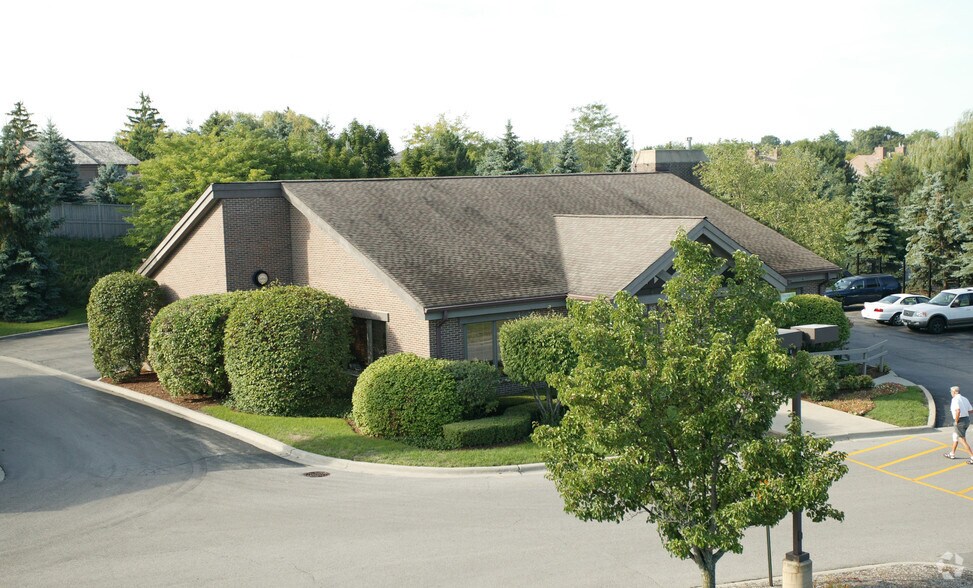 More Photos Of 5035-5075 Shoreline Rd, Lake Barrington Unknown For Lease