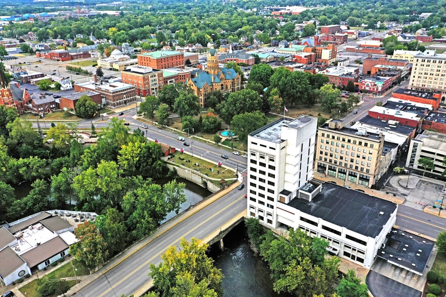 More Photos Of 108 Main Ave SW, Warren Office Residential For Lease