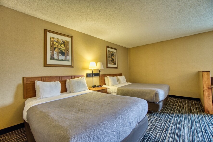 More Photos Of 7860 6th St, Wellington Hotel For Sale