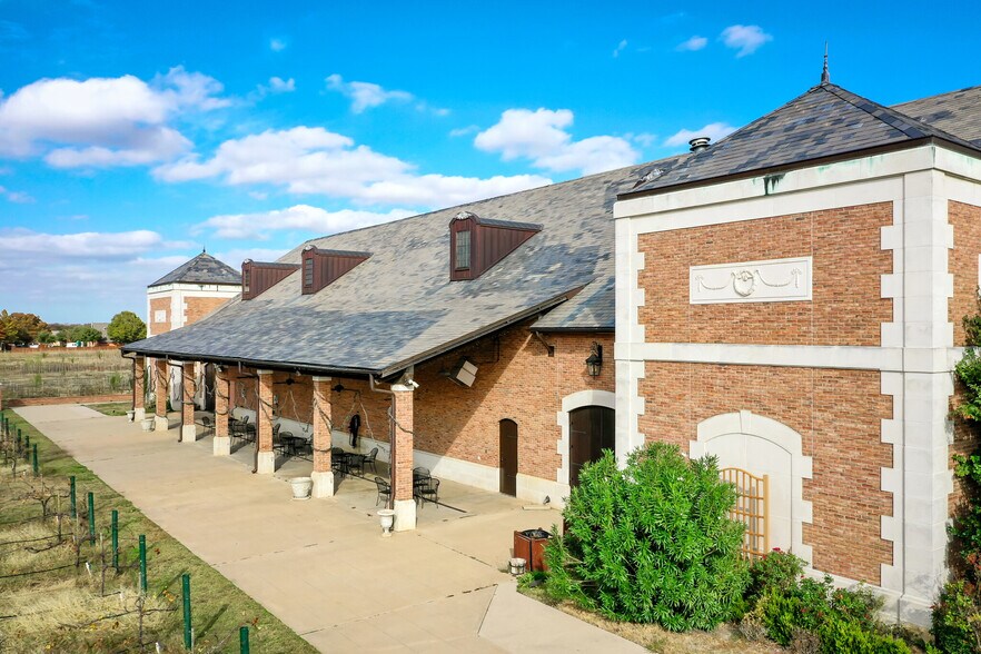 More Photos Of 2000 Champagne Blvd, Grapevine Specialty For Sale