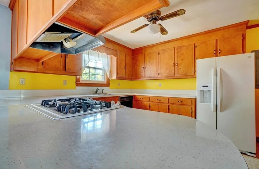 More Photos Of 4530 Shoulders Hill Rd, Suffolk Medical For Sale