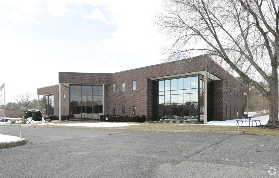 More Photos Of 9 Washington Sq, Albany Office For Sale