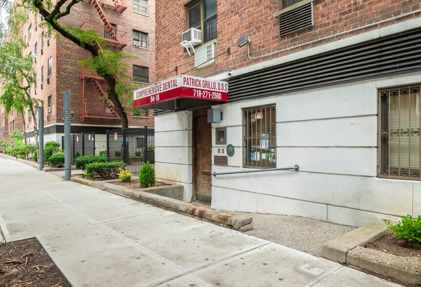 More Photos Of 9418 59th Ave, Elmhurst Office For Sale