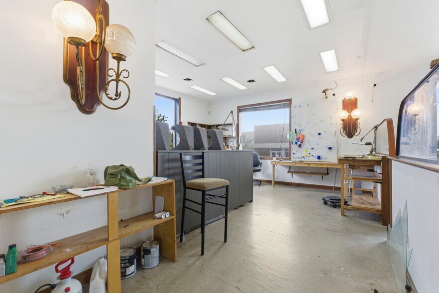 More Photos Of 2122 S Glenstone Ave, Springfield Freestanding For Sale